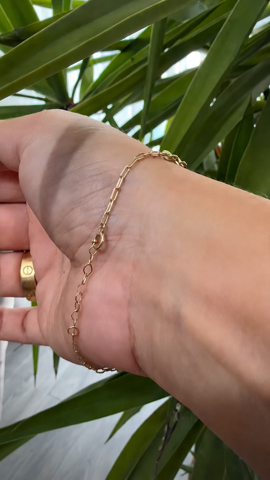 4K Gold Bracelet with Delicate Detail