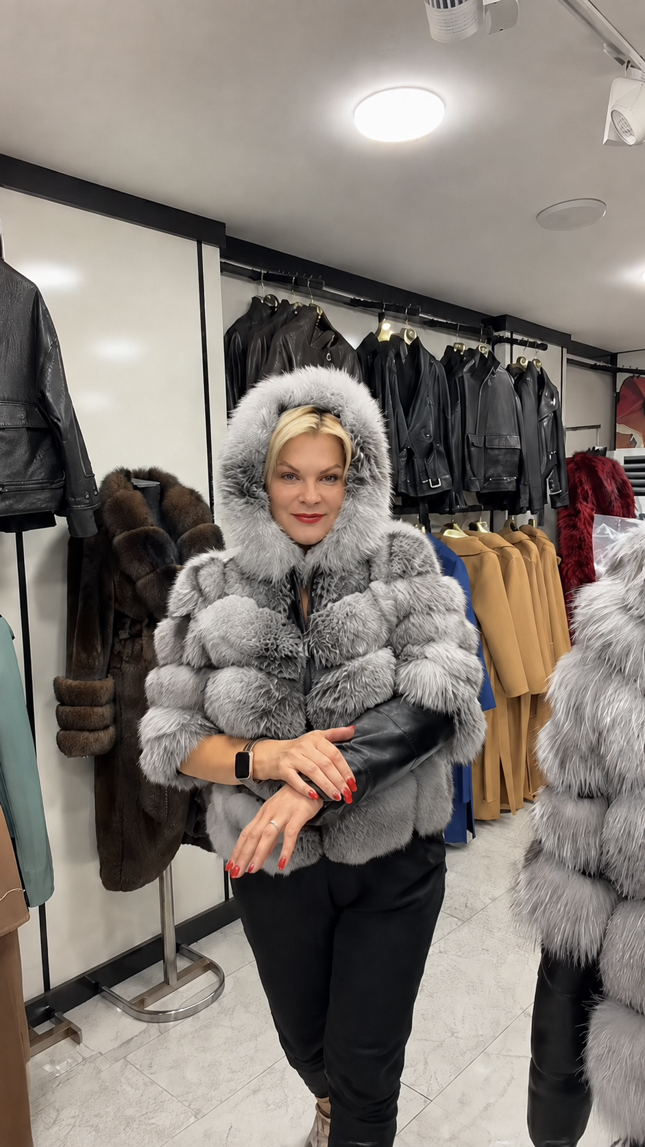 Natural Fox Fur Coat – Detachable Sleeves