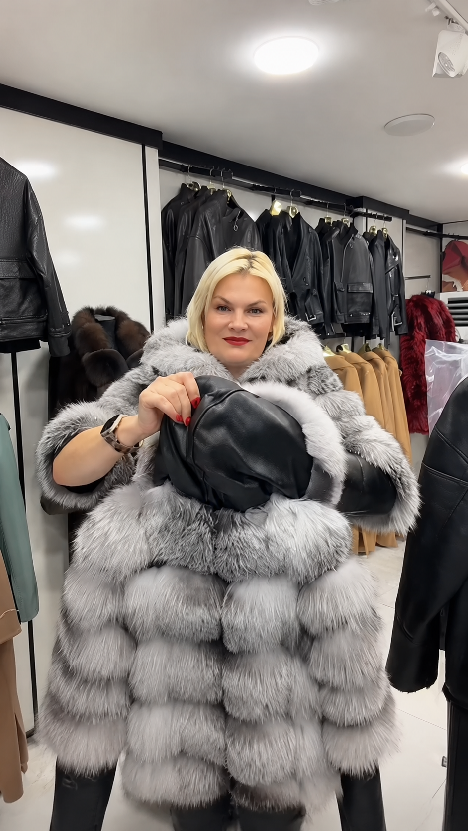 Natural Fox Fur Coat – Detachable Sleeves