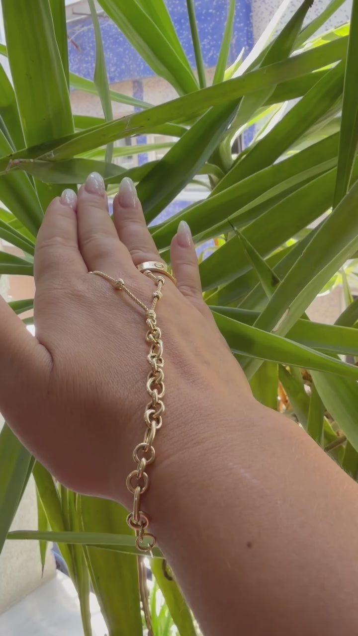 https://cdn.shopify.com/videos/c/o/v/adddd56082b040a5b19c3e9cdc4c2122.mp4